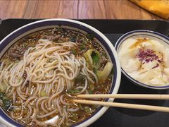 -云阿蛮云南生烫牛肉米线(奉贤路店)