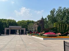 -上海市龙华烈士陵园