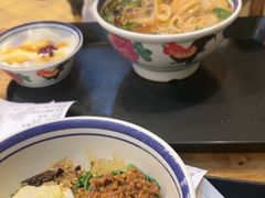 -云阿蛮云南生烫牛肉米线(奉贤路店)