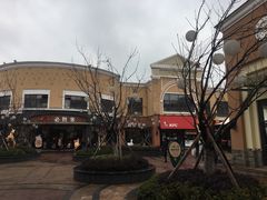 -百联奥特莱斯广场(武汉盘龙店)
