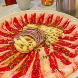 谁能够拒绝滋滋冒油的五花肉呢？！