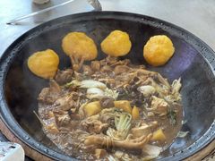 -粘豆包柴火铁锅炖