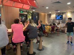 等位区-麦当劳(阳朔益田西街店)