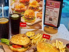 -必胜客(WOW中心城店)