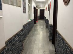 -茸梅路右拐龙虾-农家菜(松江店)