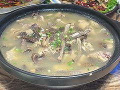 -乡土特色.冷锅鱼.牦牛肉汤锅