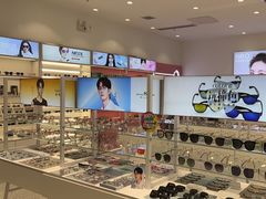 -J-Color眼镜·蔡司·依视路授权店(槐房万达广场店)
