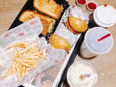 -The Habit Burger Grill 哈比特汉堡(复兴soho店)
