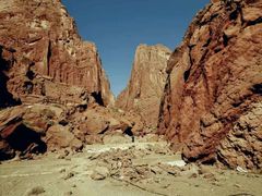 -天山神秘大峡谷