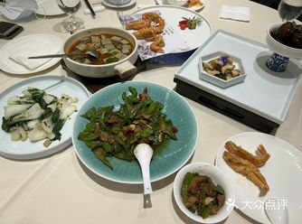 同学聚餐选择了姜君家交通还算方便地铁下来公交一站路就