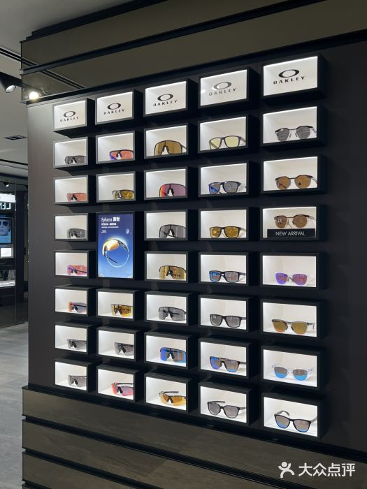 LensCrafters亮视点·OAKLEY精选(静安嘉里中心店)图片