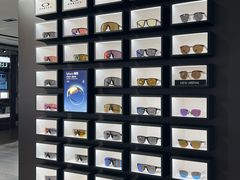 -LensCrafters亮视点·OAKLEY精选(静安嘉里中心店)