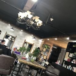 -你好时尚发型工作室