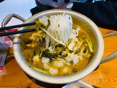铜锅酸菜鱼片米线-陳生記米线·始于1989(武林店)