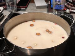 -尚尚仙·酸汤猪手·猪肚鸡火锅(华联万柳购物中心店)