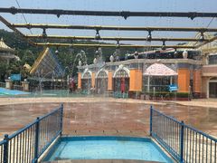 -平湖九龙山乐满地水上乐园