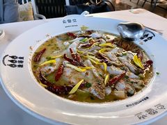 老坛酸菜鲈鱼-渔语鱼新川菜Bistro(万象天地店)