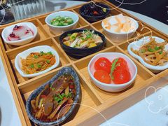九宫格玲珑前菜-新仙清汤牛腩(铜锣湾店)