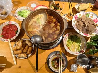 0元玩转这座城 在江夏夜市巷子里本地火锅拥有颇高人气