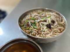 -正宗杨记普洱酸醋米线(总店)