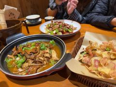 -老滇山寨•云南特色菜•地方菜•民族风情歌舞表演(金碧店)
