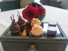 青苹果及西芹啫喱件慕丝配椰子香脆-Caprice(香港四季酒店)