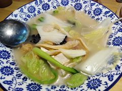 老陕烩三鲜-小六汤包·老字号·中华名小吃(兴庆路店)