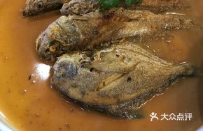 Braised Small Assorted Fish in Sauce
