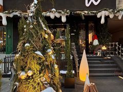 -W COLLECTIVE  DESSERT SHOP