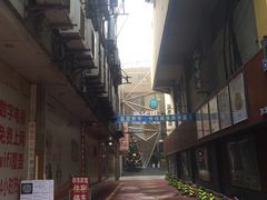 -新华里咖啡书吧(新华书店小寨店)