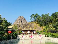 -森波拉火山温泉