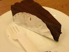 巧克力松露蛋糕-Gloria Jean's Coffees