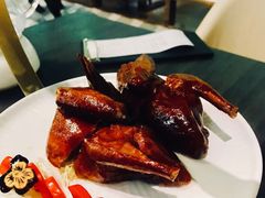 脆皮乳鸽-鹊玥·粤菜小馆(汇智国际商业中心店)