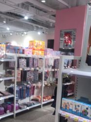 -嗨本可潮玩仓(大兴大悦春风里店)