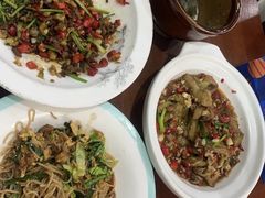 -湖南人家湘菜馆(镇江路店)