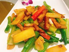 -汤臣·空中餐厅·严选粤菜(石湾世博广场店)