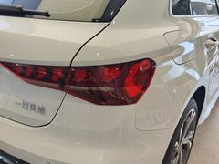 -上海永达奥诚奥迪4S店(申江路店)