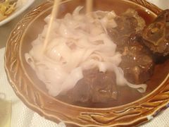 拌手工面中，没有以前汤多的时候入味了-羊家胡同·龙虾烧烤火锅(龙汇路店)