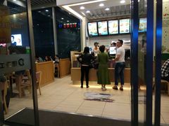 -德克士(虹桥火车站店)