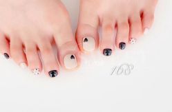 -逸日式美甲美睫工作室