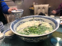-南京金牛湖巨碗鱼头