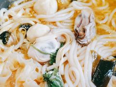 -灵芝妹子海鲜米线(劳动公园店)