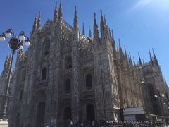 -文艺复兴百货(米兰大教堂广场店)