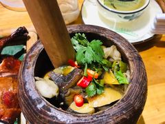 -老滇山寨•云南特色菜•地方菜•民族风情歌舞表演(金碧店)