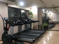 -迈劲健身专业私教(朝青汇店)