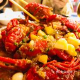 某三和小辉哥我站小辉哥