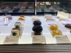 -Fridi Patisserie Cafe