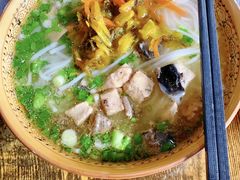 鸡汤米线-正宗李家土鸡米线店