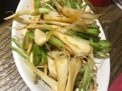 香菜根-铁胖子口碑长沙菜·龙虾烧烤(赤岗社区店)