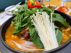 -三清洞摩西韩式年糕火锅(威高广场店)